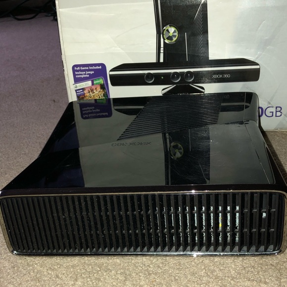 Xbox 360 Kinect special edition 250 GB - Picture 5 of 7